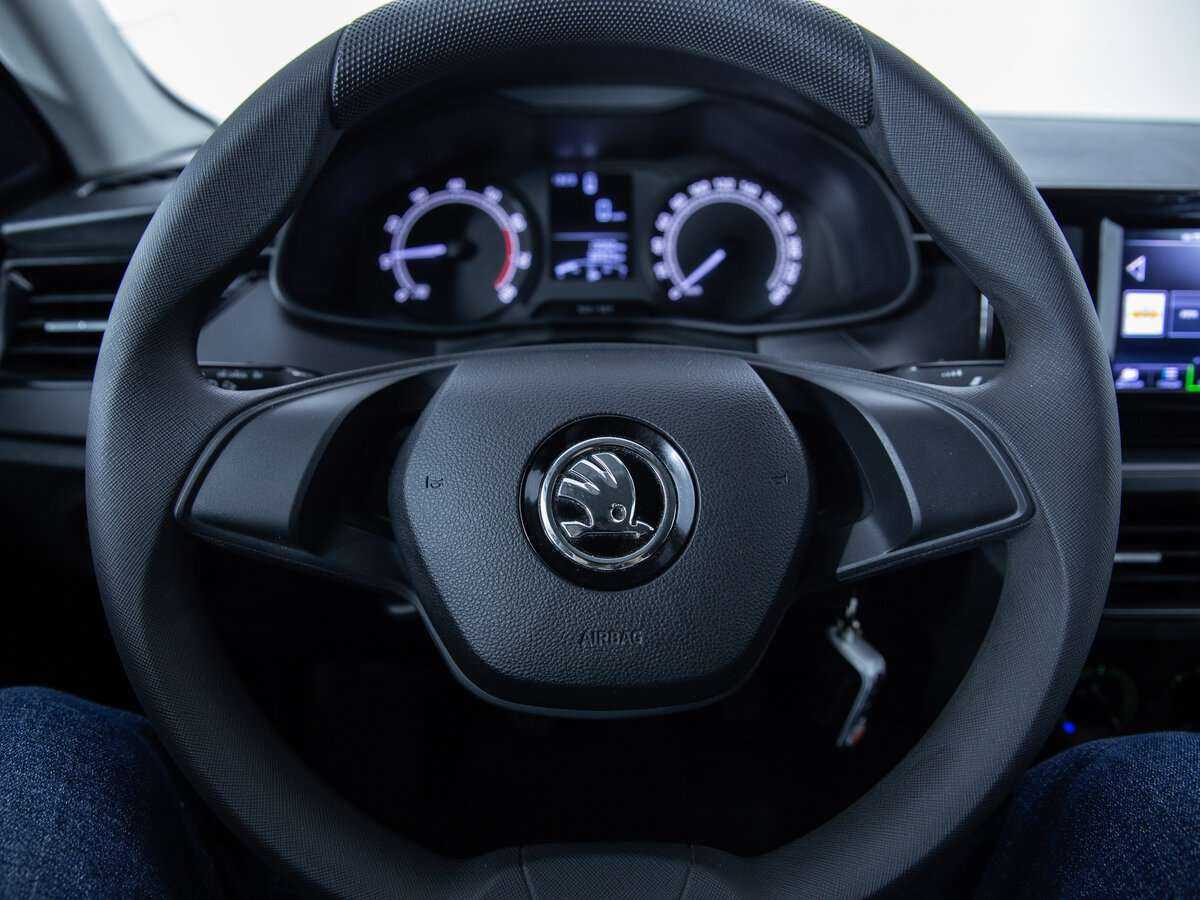 Skoda Rapid с пробегом — 2021 год. Фото: #11