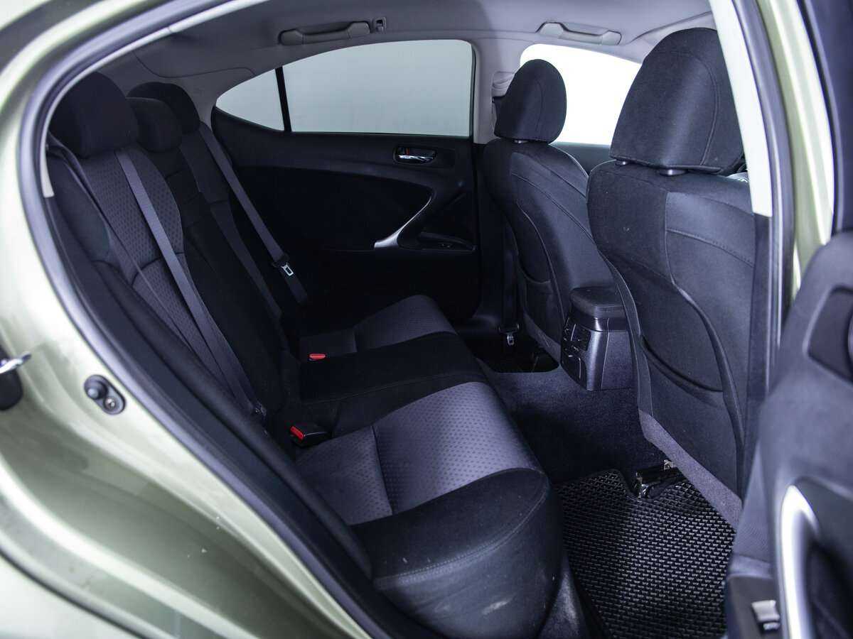 Lexus IS с пробегом — 2006 год. Фото: #8