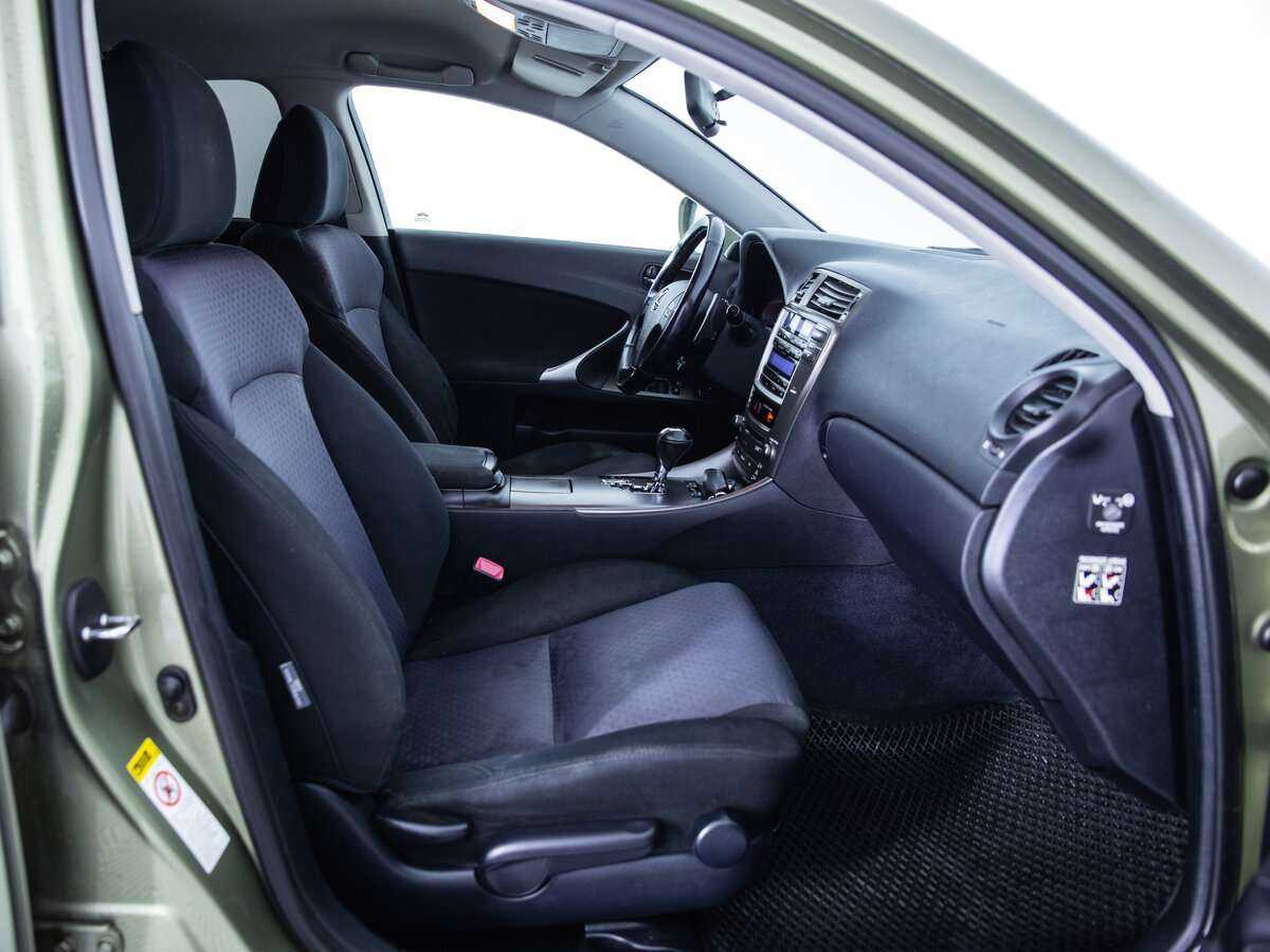 Lexus IS с пробегом — 2006 год. Фото: #9