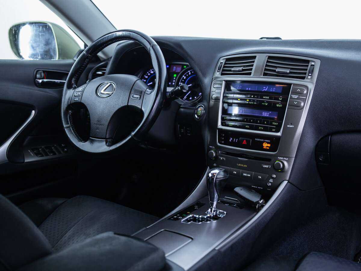 Lexus IS с пробегом — 2006 год. Фото: #10
