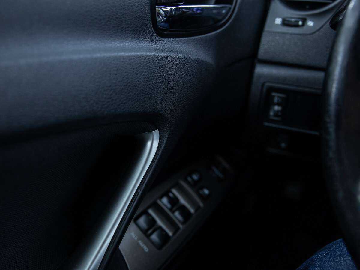 Lexus IS с пробегом — 2006 год. Фото: #11