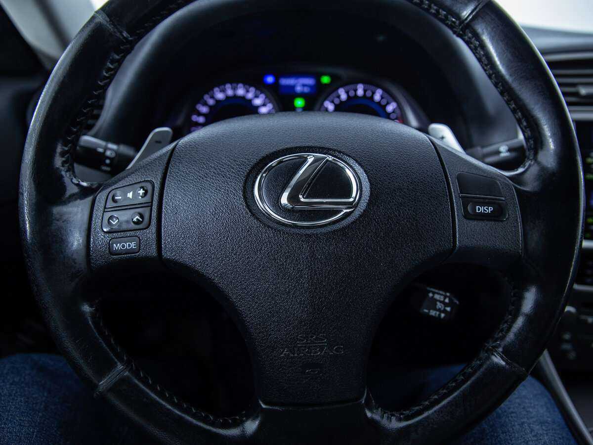 Lexus IS с пробегом — 2006 год. Фото: #13
