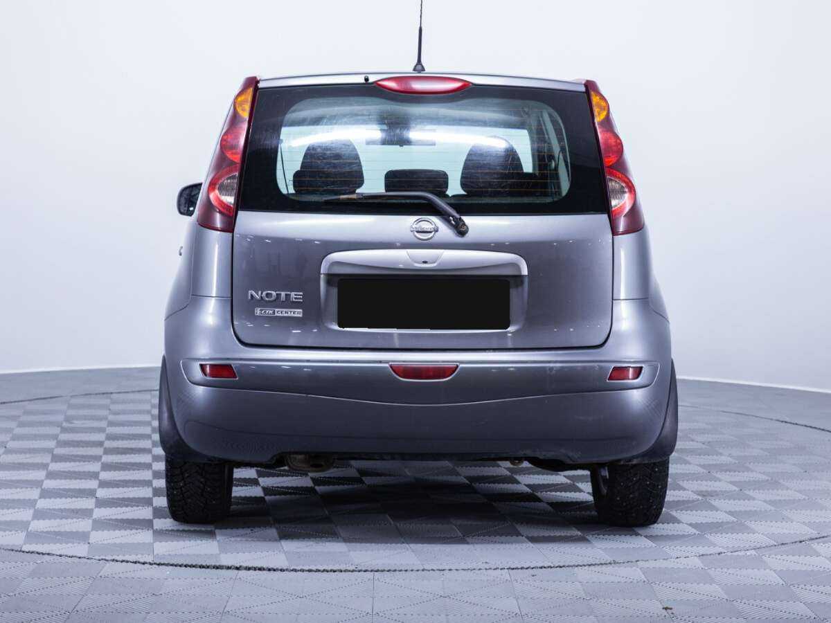 Nissan Note с пробегом — 2011 год. Фото: #5