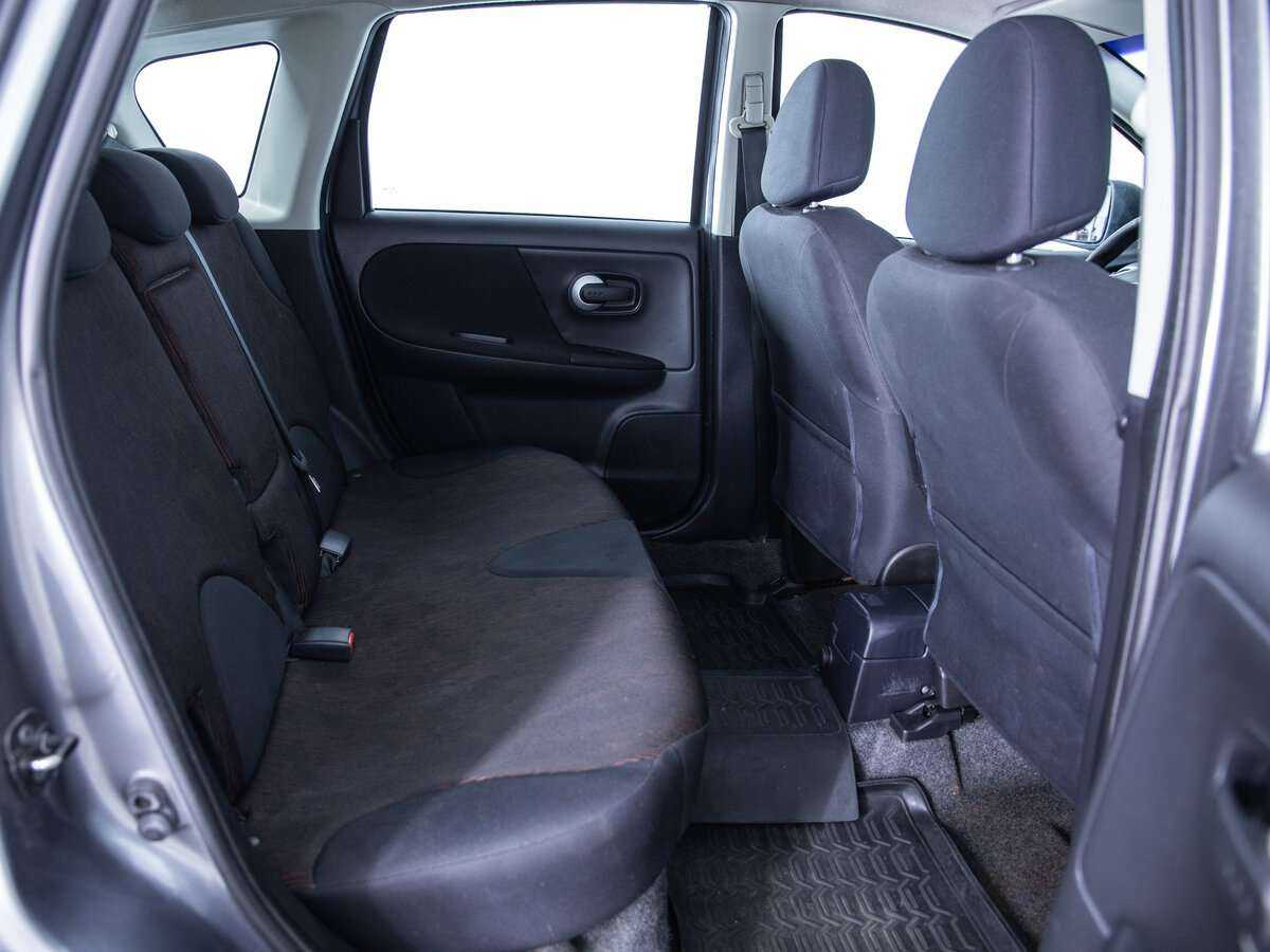 Nissan Note с пробегом — 2011 год. Фото: #17