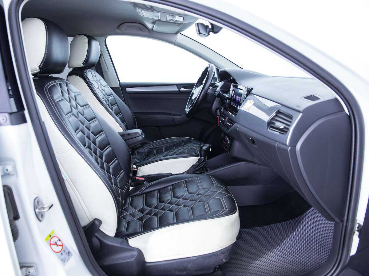 Volkswagen Polo с пробегом — 2020 год. Фото: #6