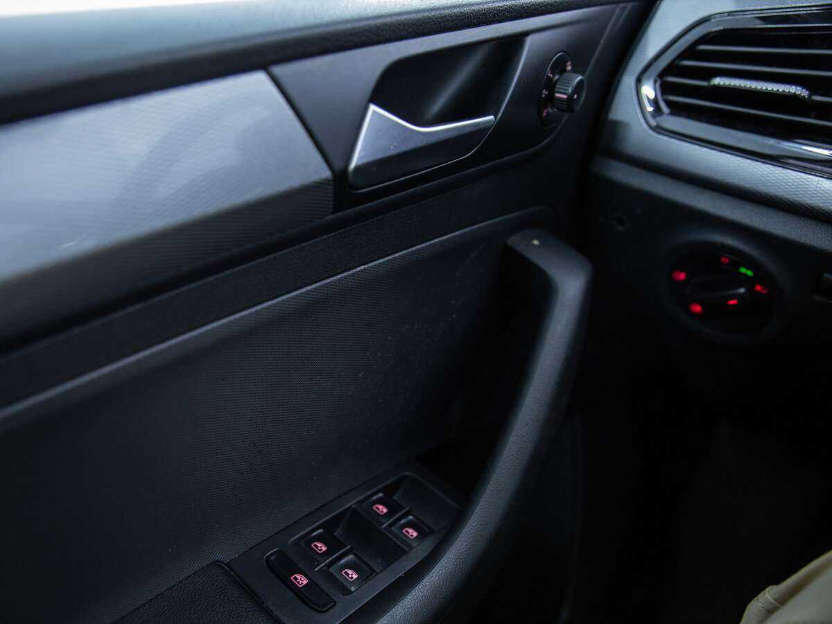 Volkswagen Polo с пробегом — 2020 год. Фото: #8