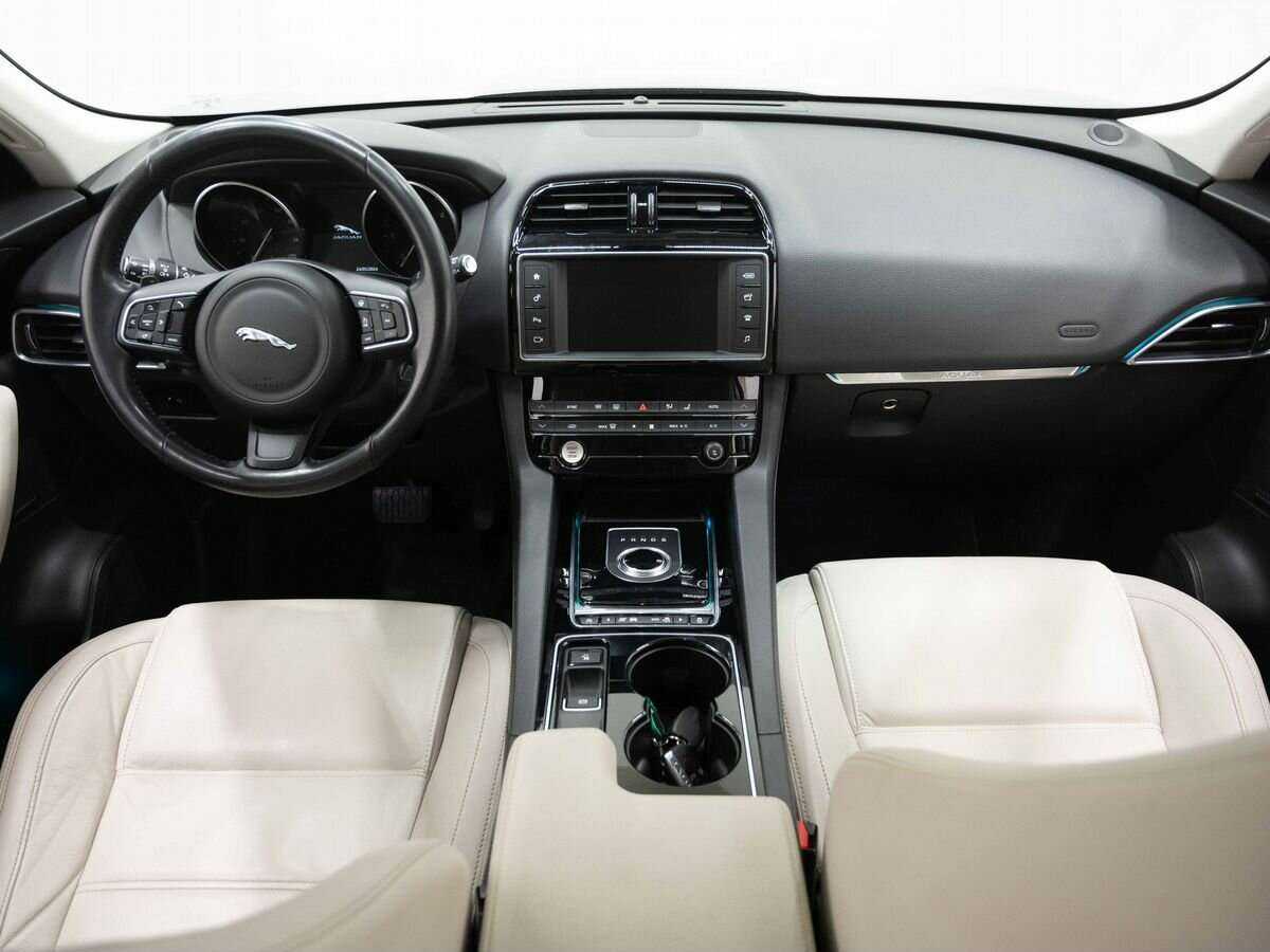 Jaguar F-Pace с пробегом — 2017 год. Фото: #10