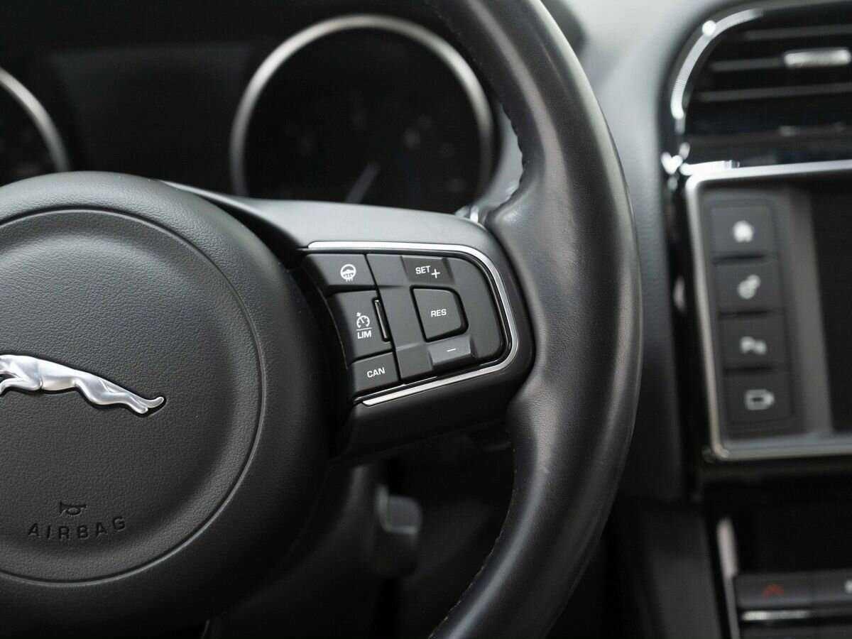 Jaguar F-Pace с пробегом — 2017 год. Фото: #12