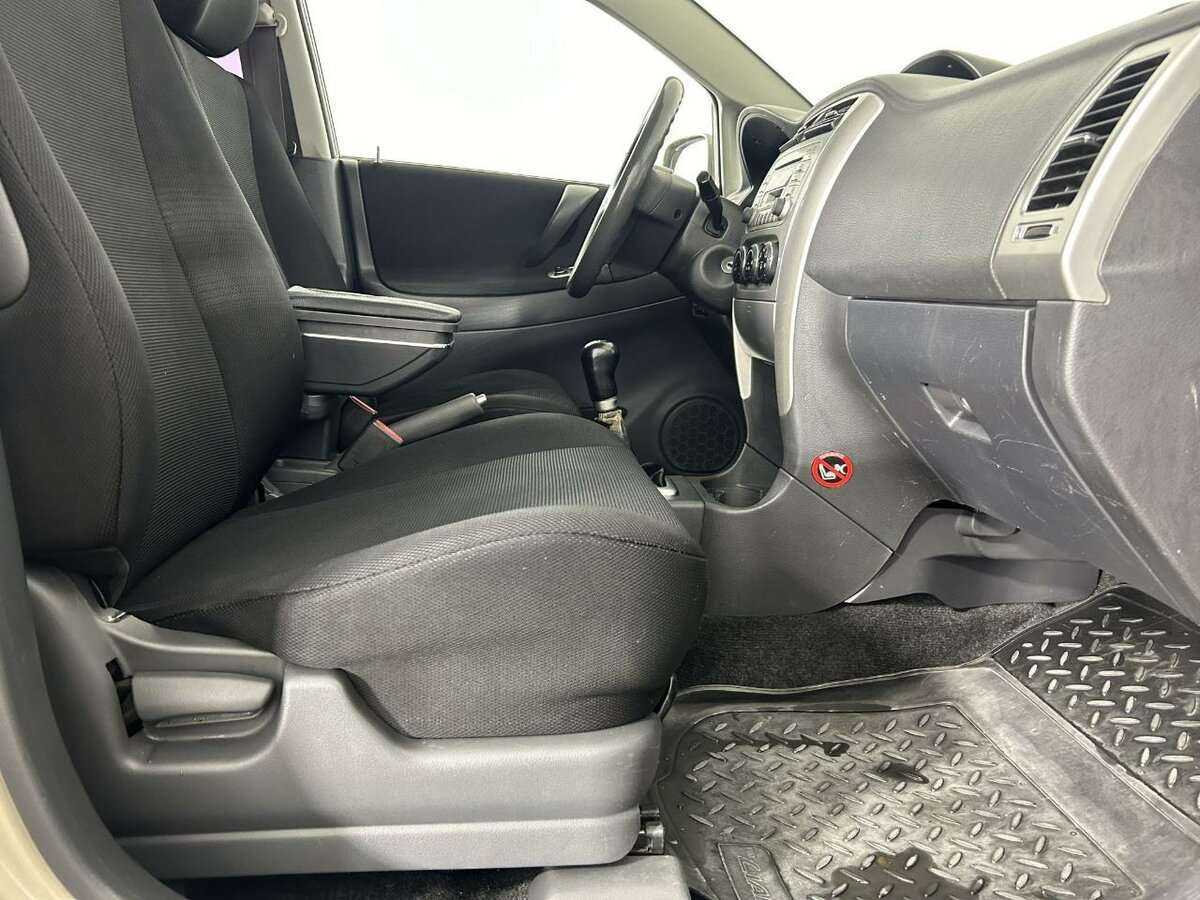 Suzuki Liana с пробегом — 2004 год. Фото: #13