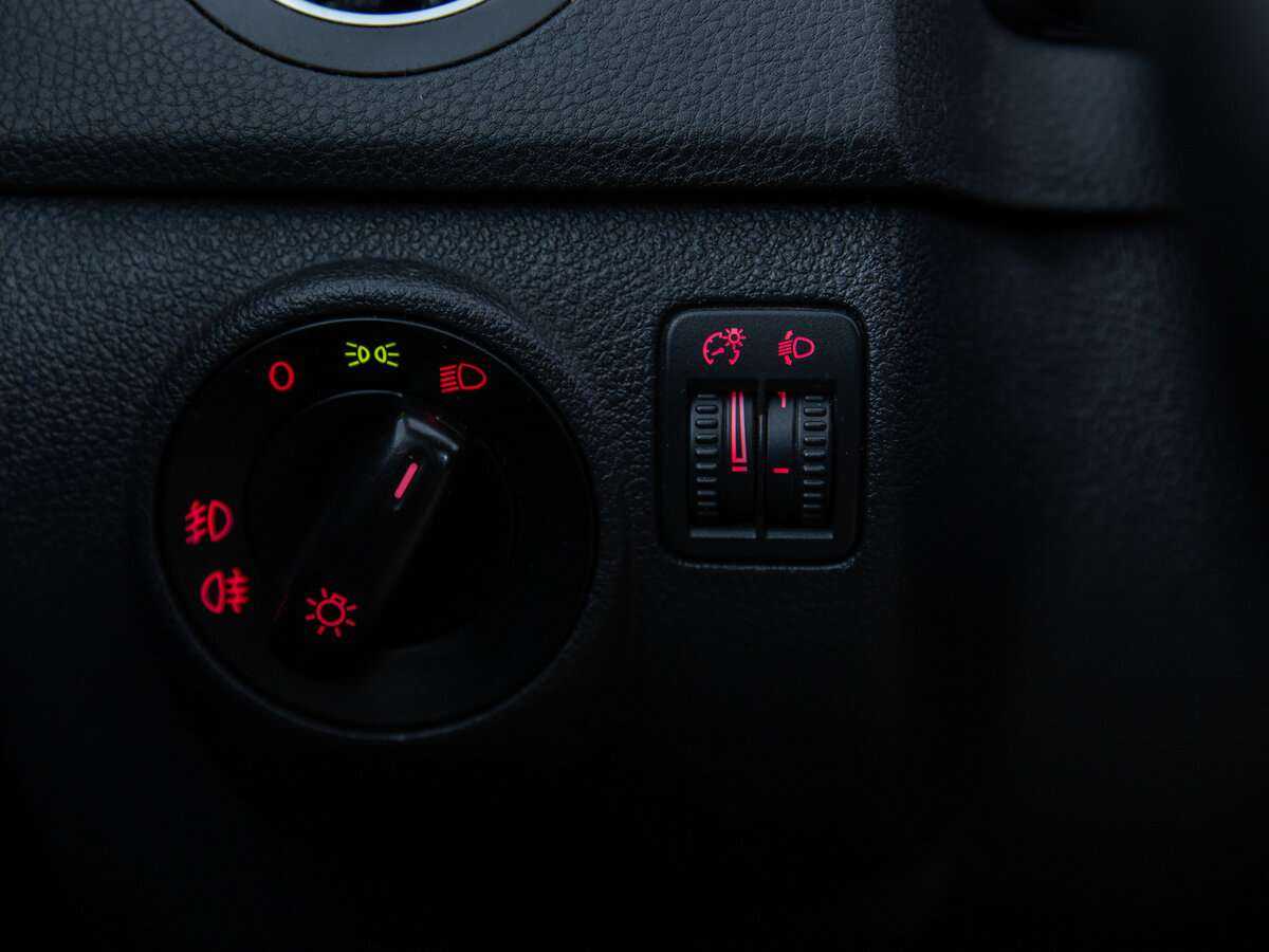 Volkswagen Golf Plus с пробегом — 2012 год. Фото: #12