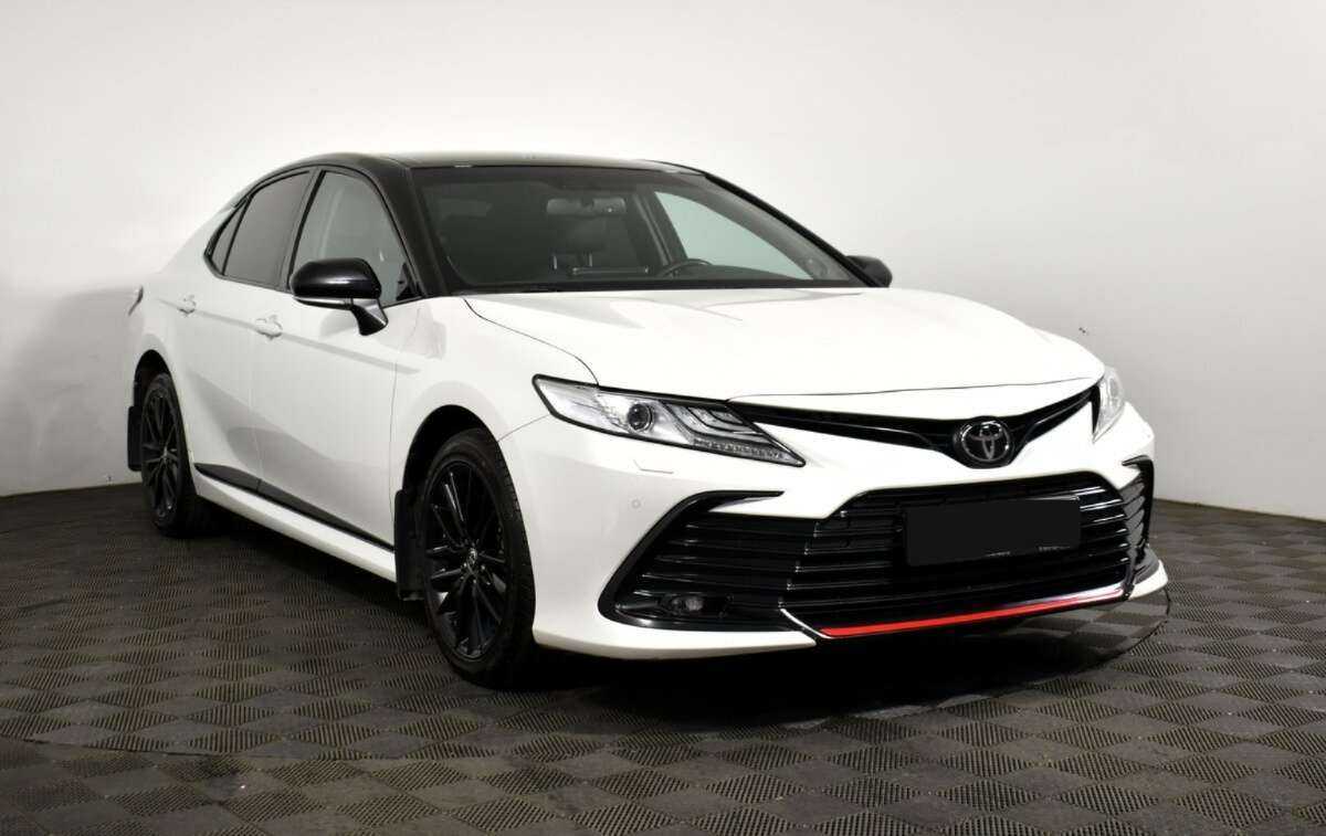 Toyota Camry с пробегом — 2021 год. Фото: #2