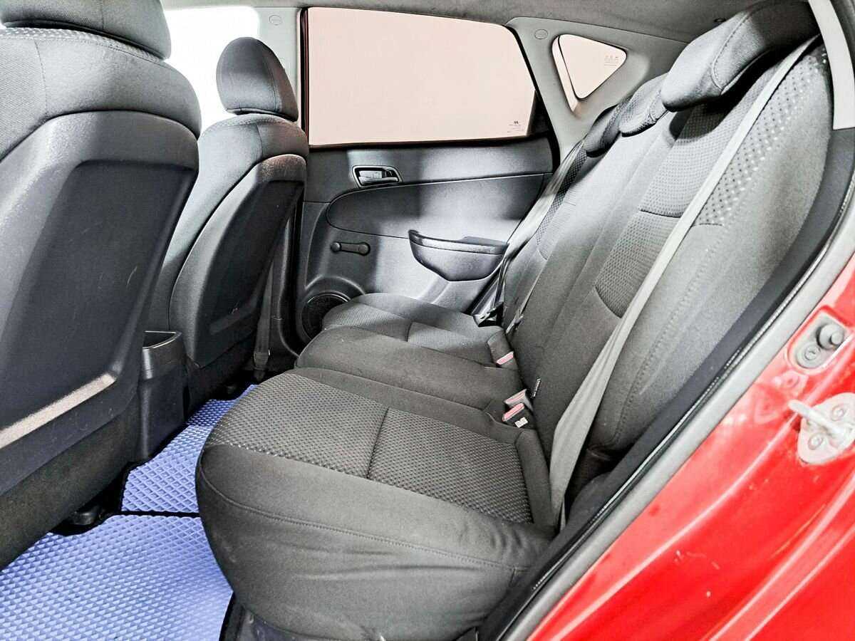 Hyundai i30 с пробегом — 2009 год. Фото: #9