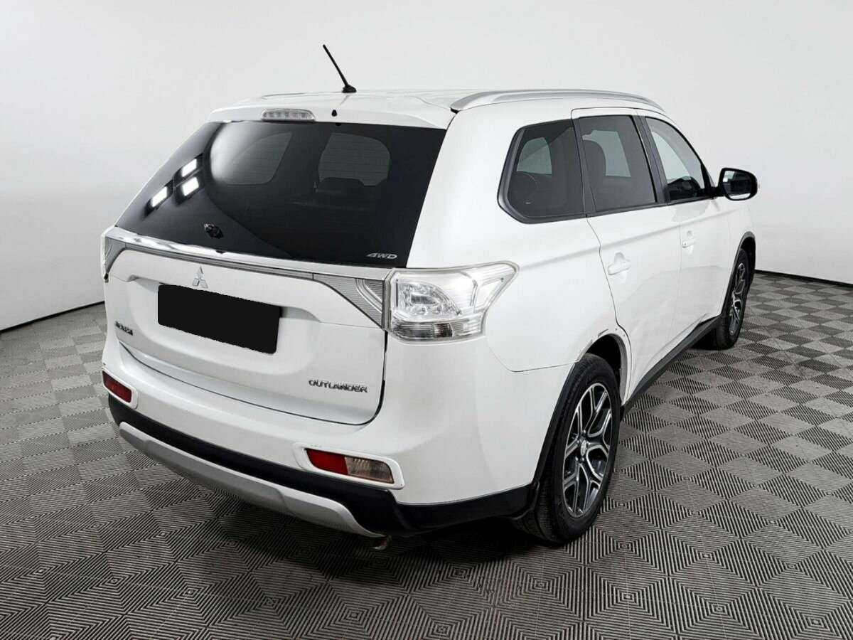 Mitsubishi Outlander с пробегом — 2014 год. Фото: #3