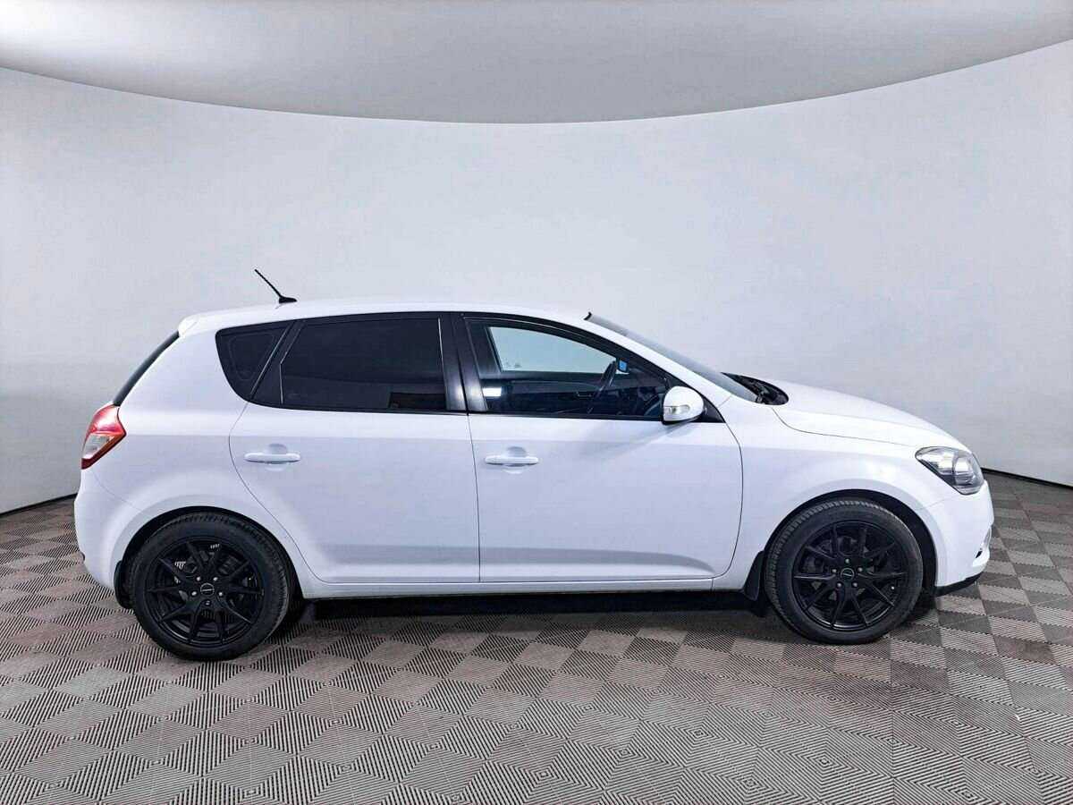 Kia Ceed с пробегом — 2010 год. Фото: #3