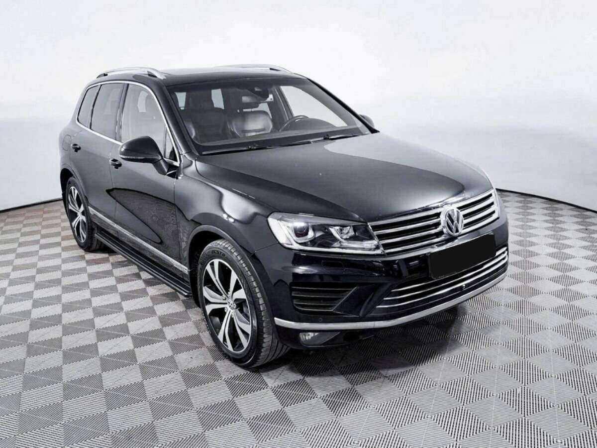 Volkswagen Touareg с пробегом — 2015 год. Фото: #2