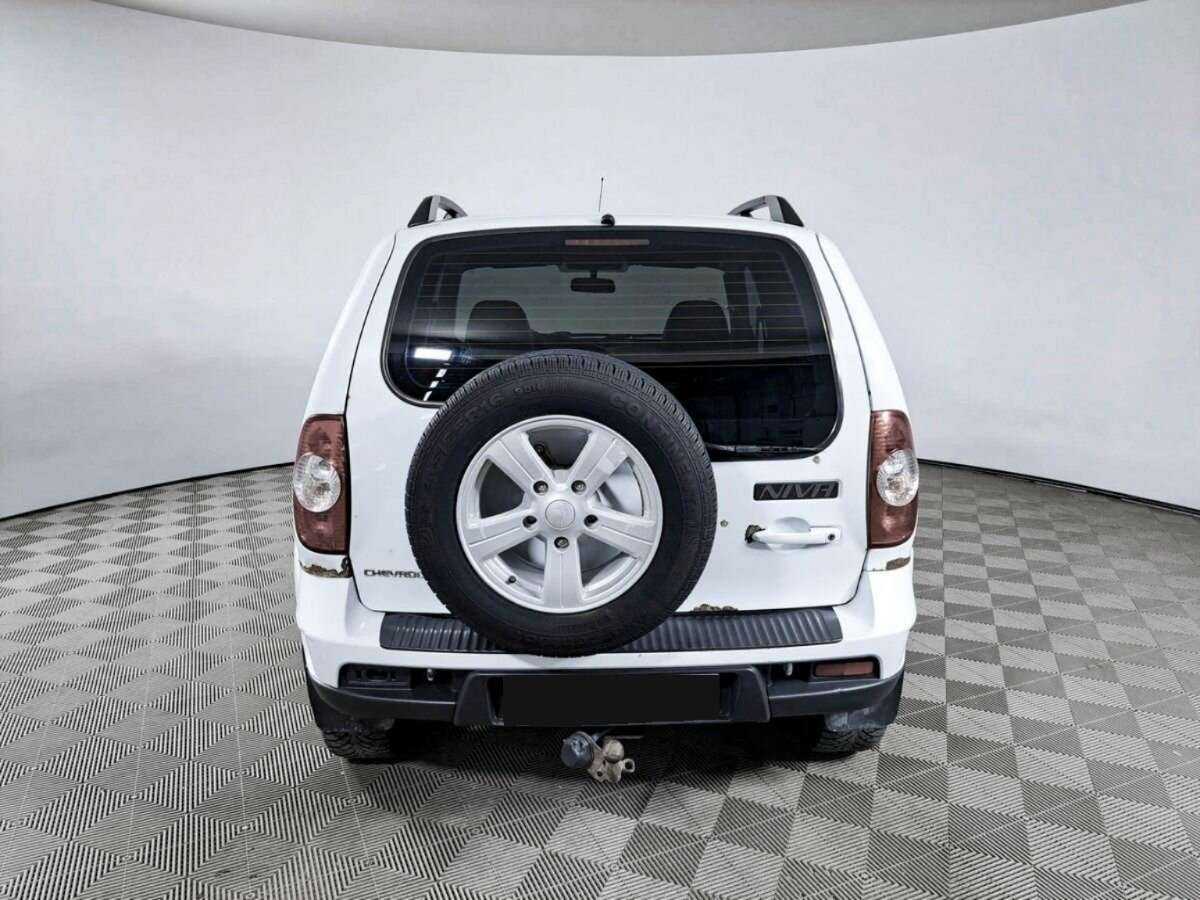 Chevrolet Niva с пробегом — 2013 год. Фото: #5