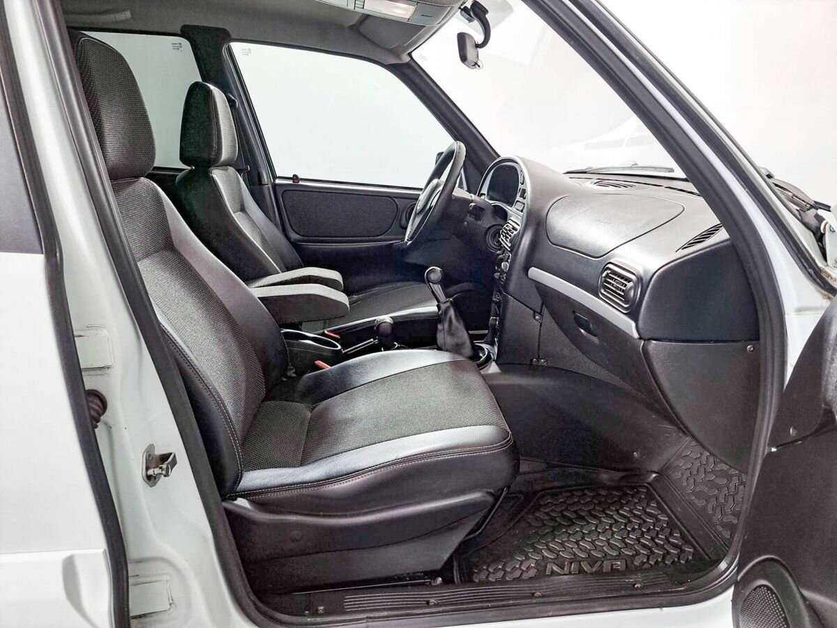 Chevrolet Niva с пробегом — 2013 год. Фото: #8