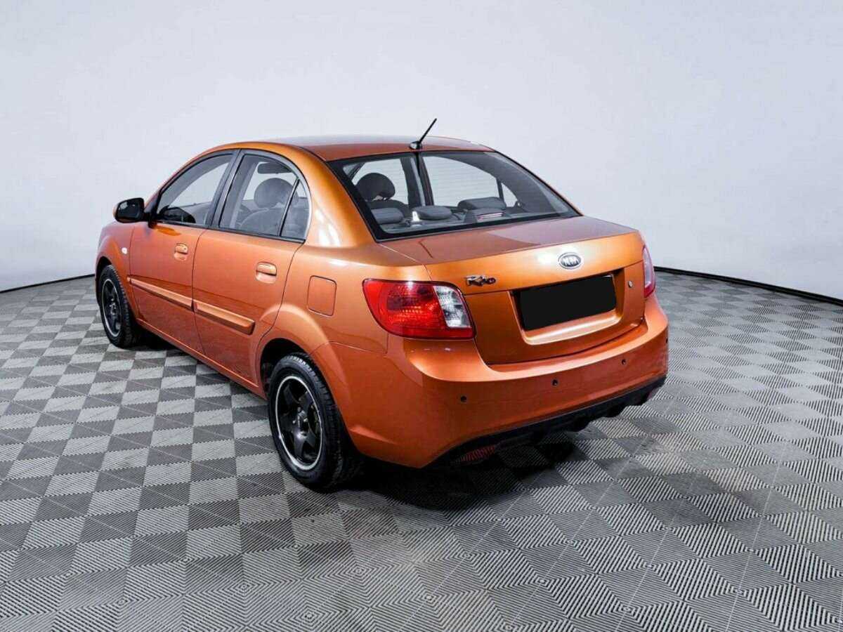 Kia Rio с пробегом — 2011 год. Фото: #6