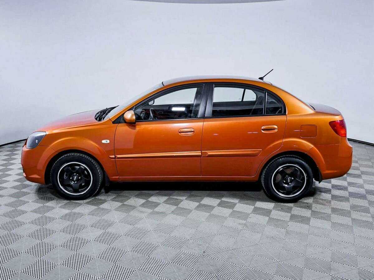 Kia Rio с пробегом — 2011 год. Фото: #7
