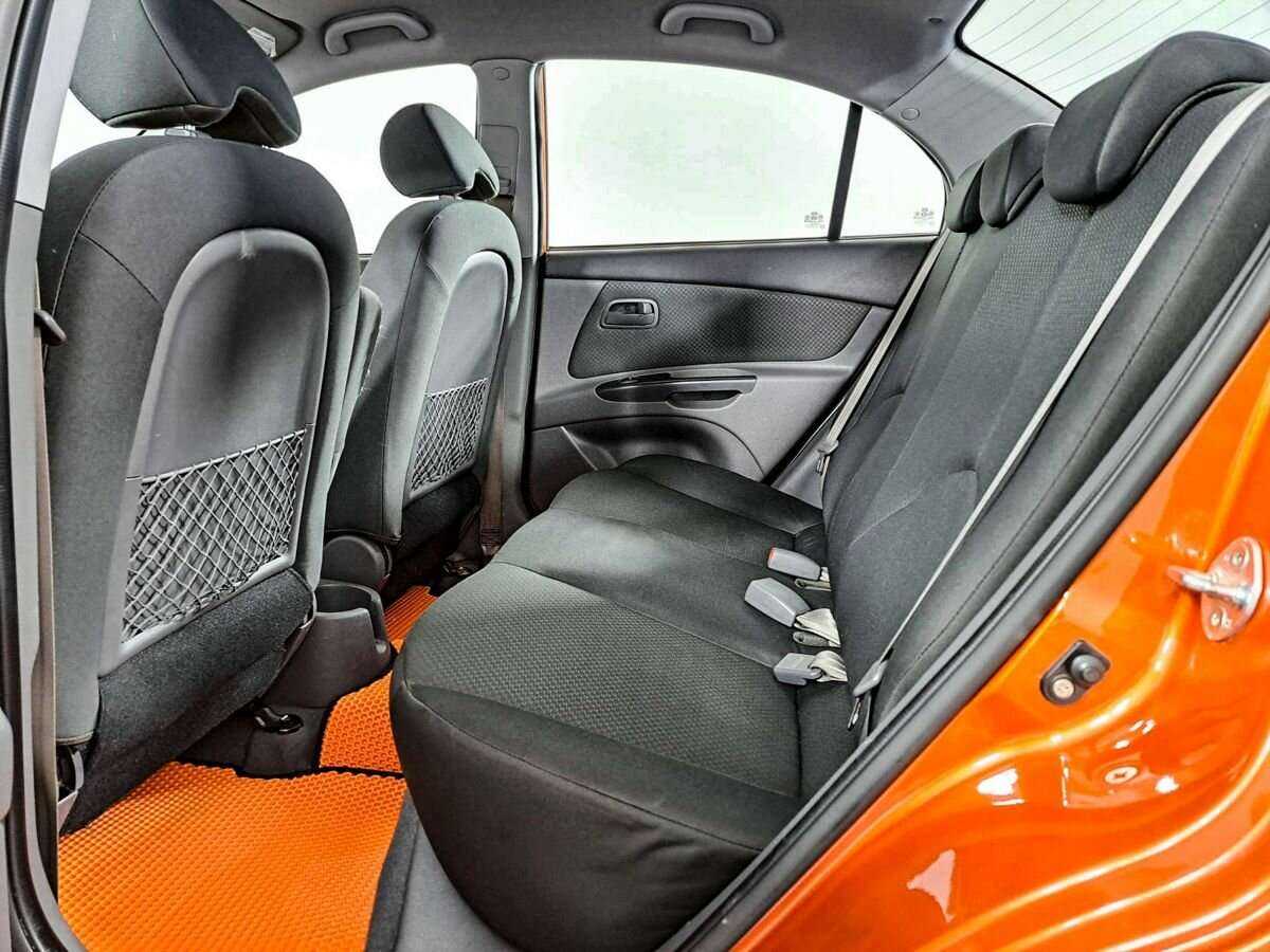 Kia Rio с пробегом — 2011 год. Фото: #9