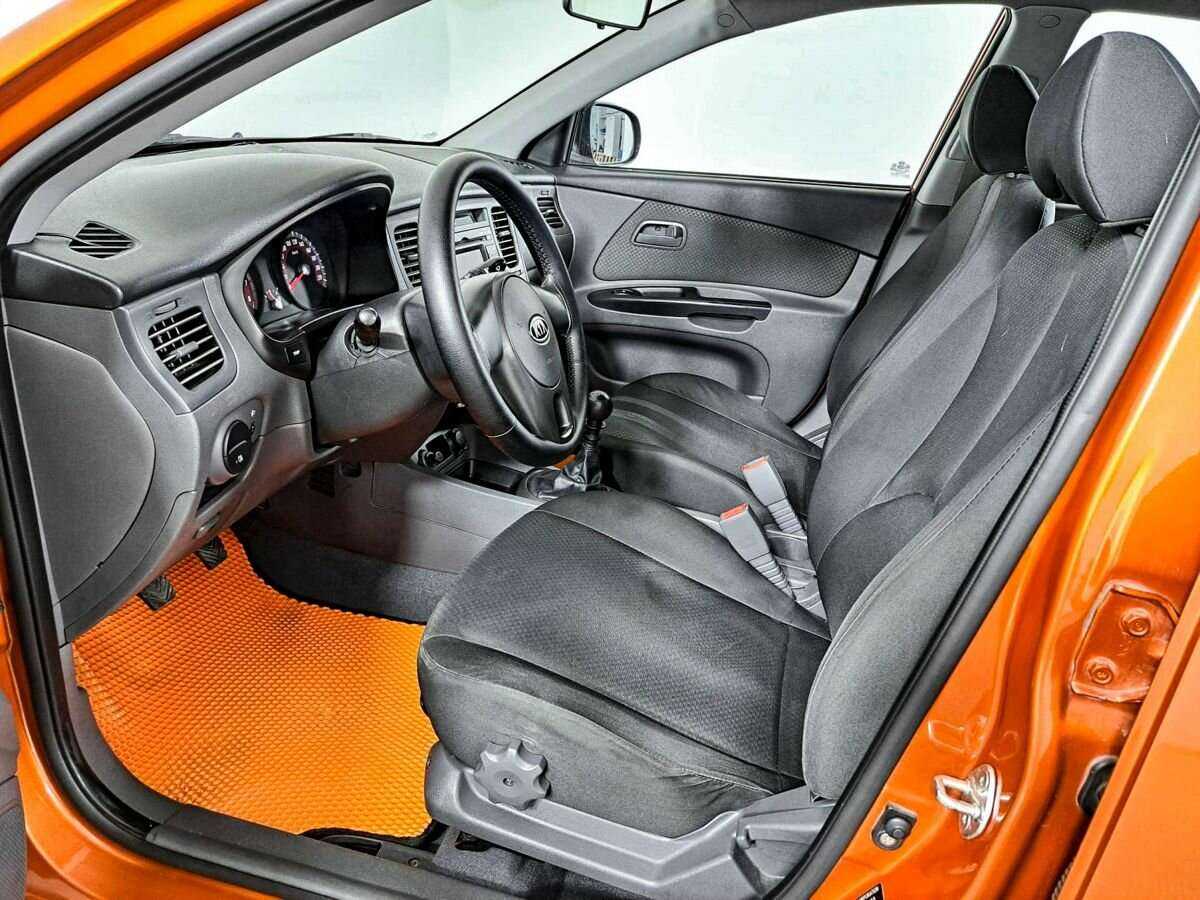 Kia Rio с пробегом — 2011 год. Фото: #13