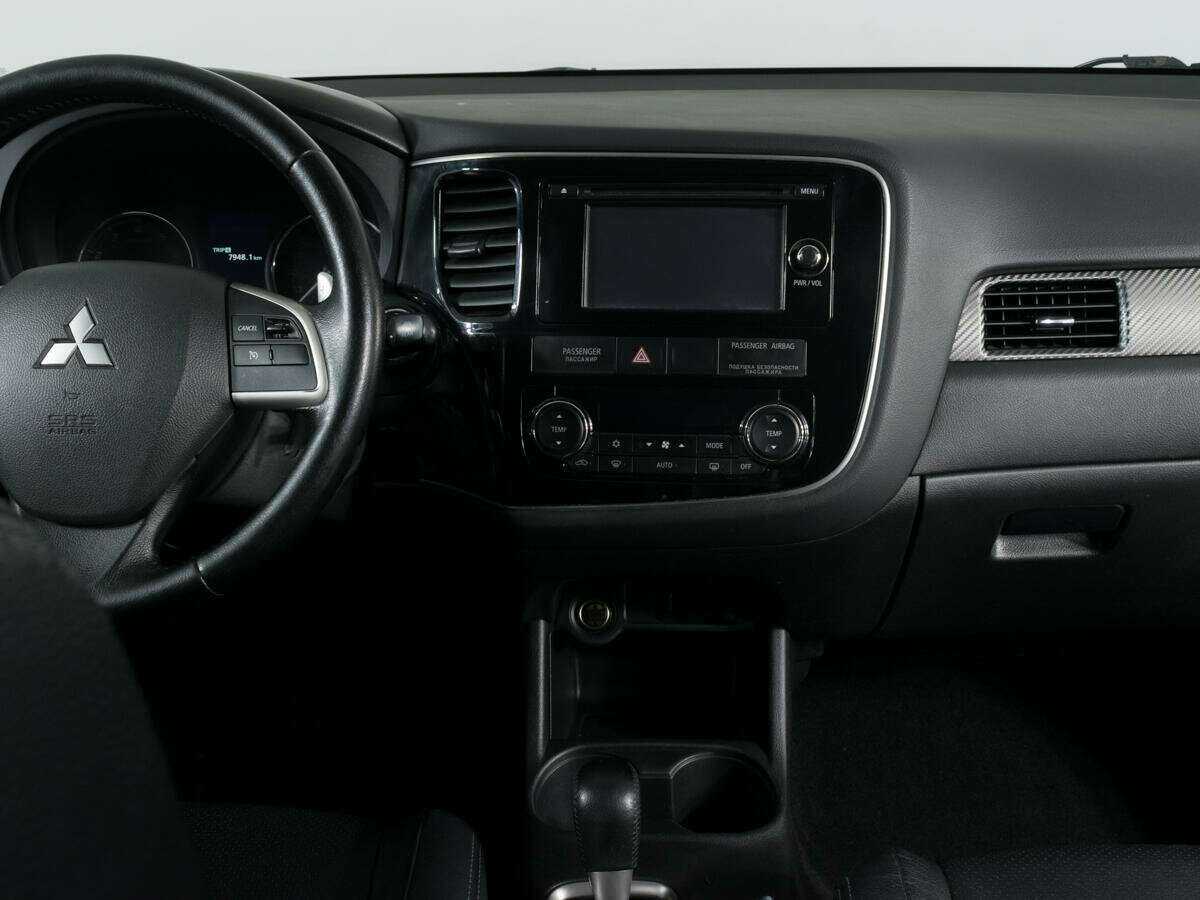 Mitsubishi Outlander с пробегом — 2012 год. Фото: #9