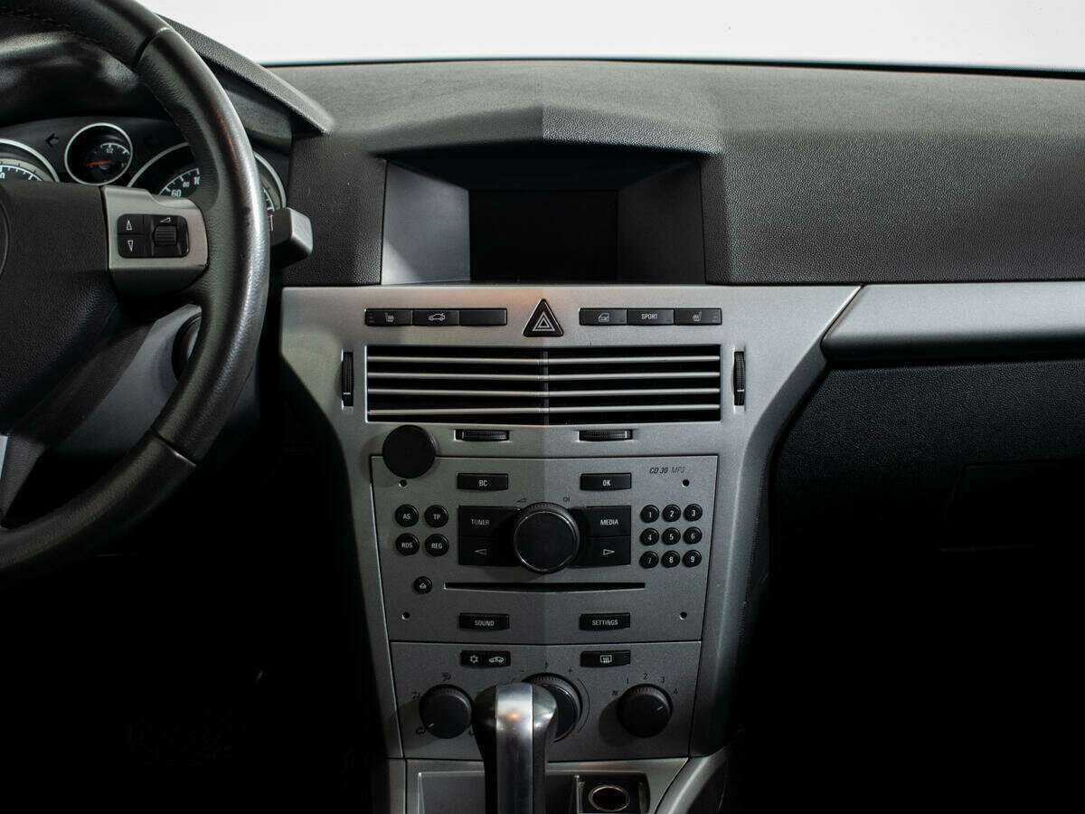 Opel Astra с пробегом — 2014 год. Фото: #8