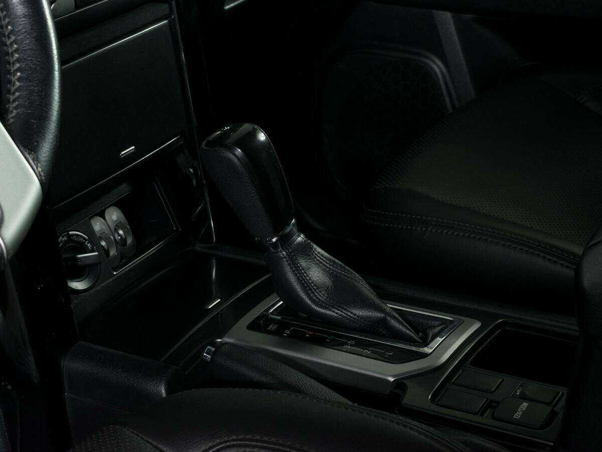 Toyota Land Cruiser Prado с пробегом — 2015 год. Фото: #14