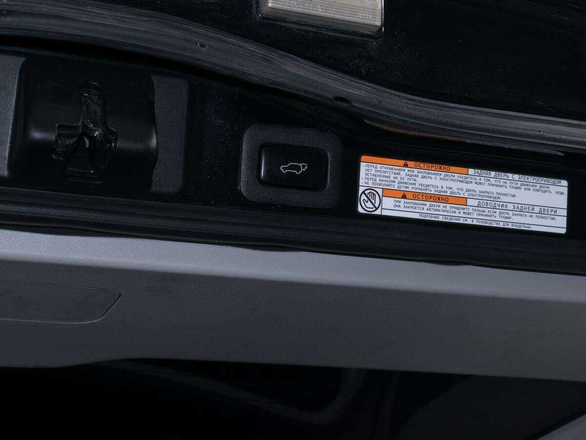 Toyota Land Cruiser с пробегом — 2015 год. Фото: #8