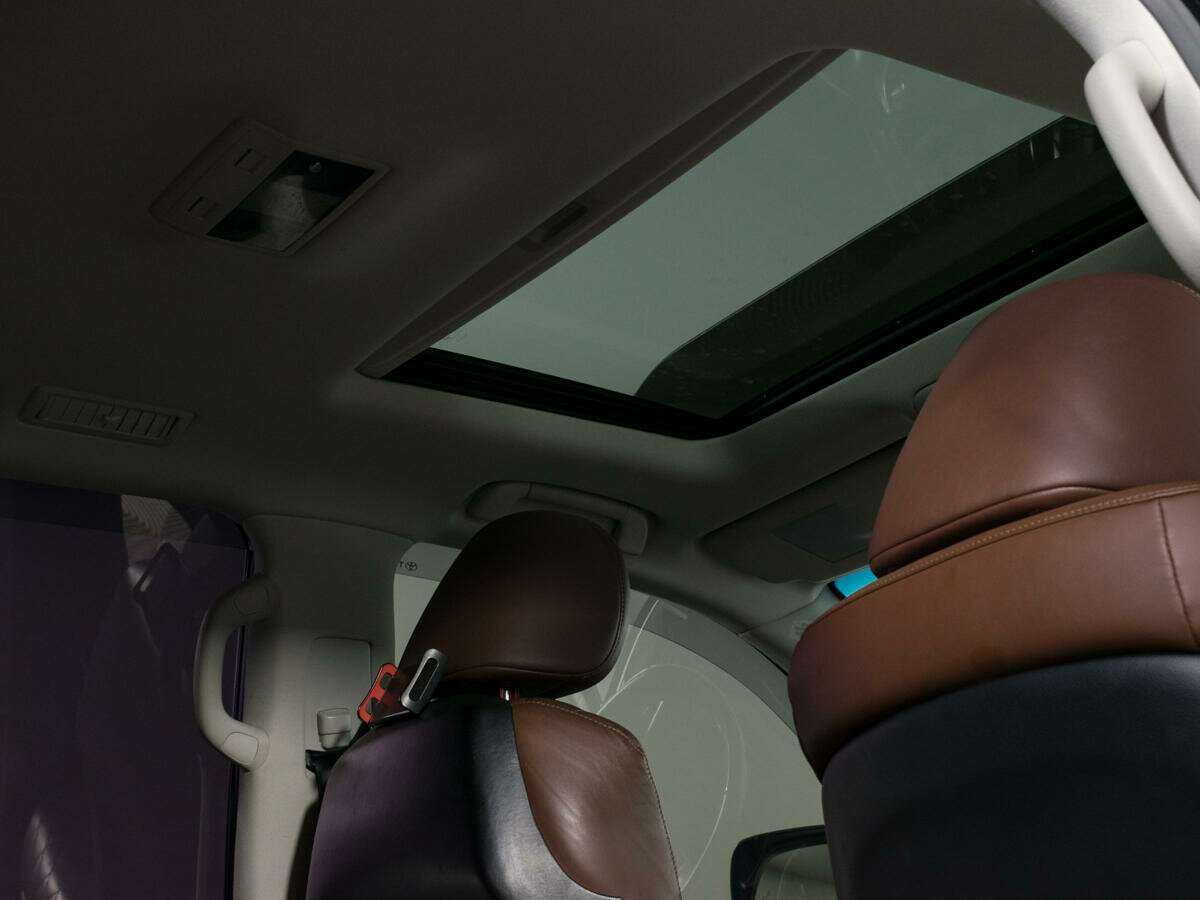 Toyota Land Cruiser с пробегом — 2015 год. Фото: #13