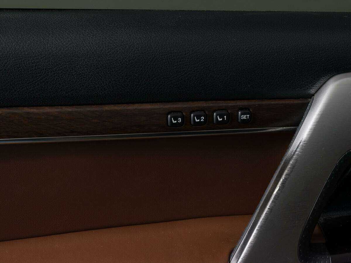 Toyota Land Cruiser с пробегом — 2015 год. Фото: #20