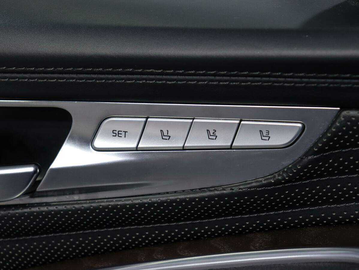 Kia K900 с пробегом — 2019 год. Фото: #22