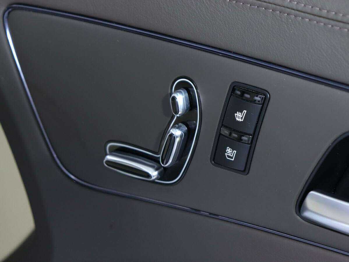 Kia Quoris с пробегом — 2013 год. Фото: #14