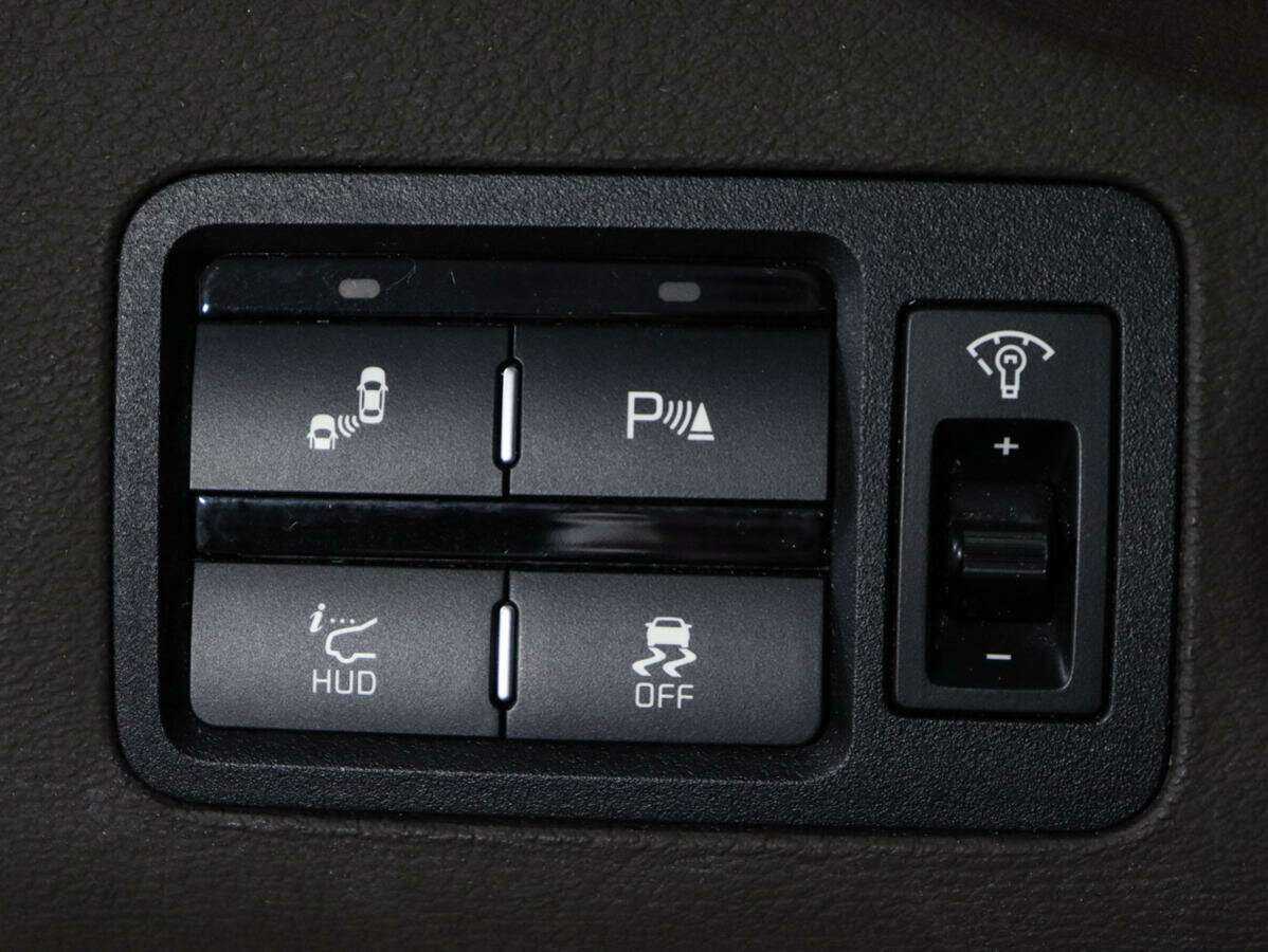 Kia Quoris с пробегом — 2013 год. Фото: #20