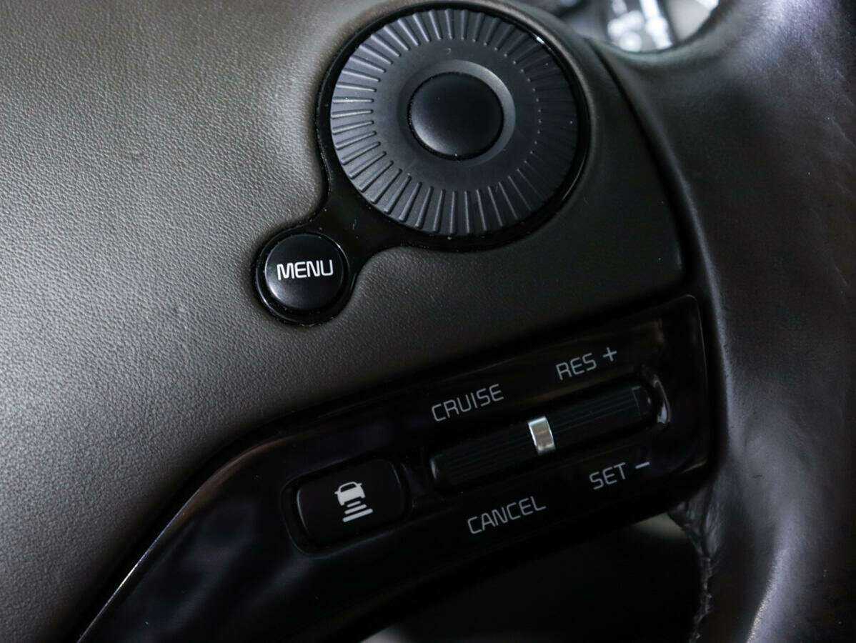 Kia Quoris с пробегом — 2013 год. Фото: #21