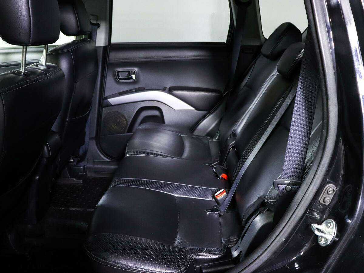 Mitsubishi Outlander с пробегом — 2011 год. Фото: #7