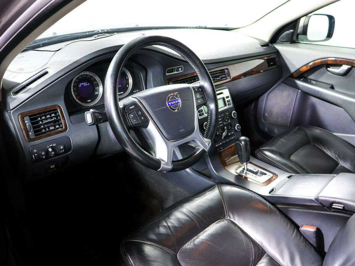 Volvo XC70 с пробегом — 2010 год. Фото: #11