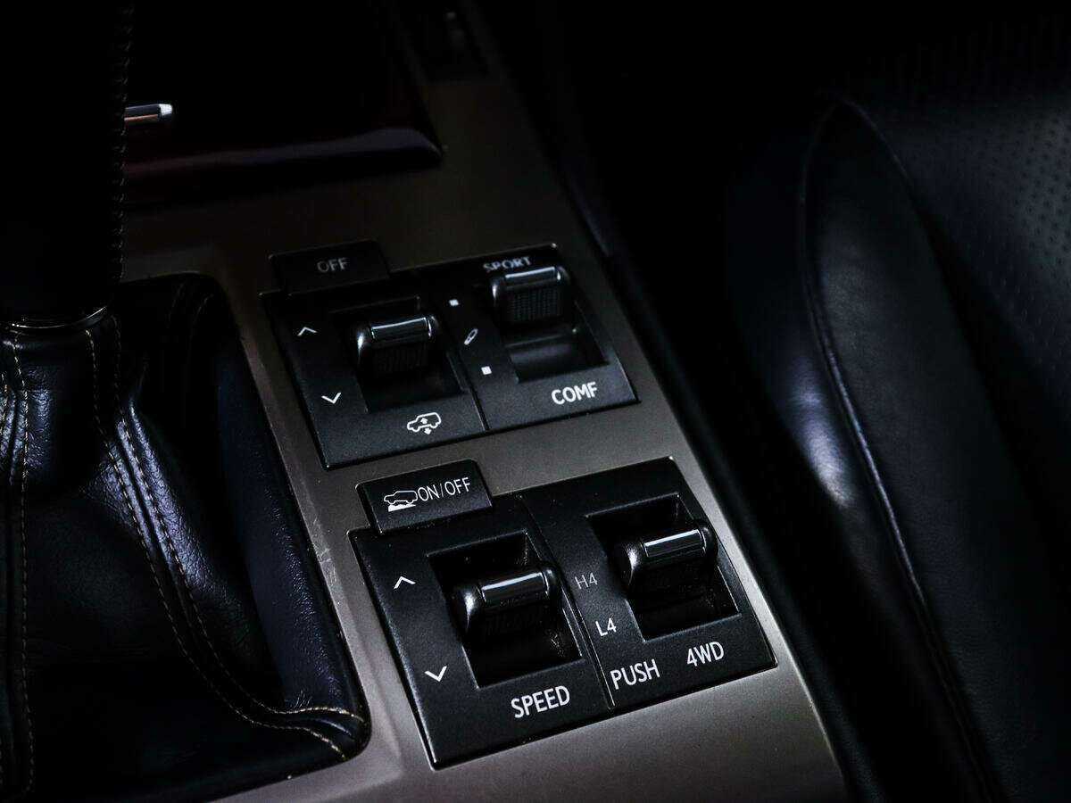 Lexus GX с пробегом — 2011 год. Фото: #14