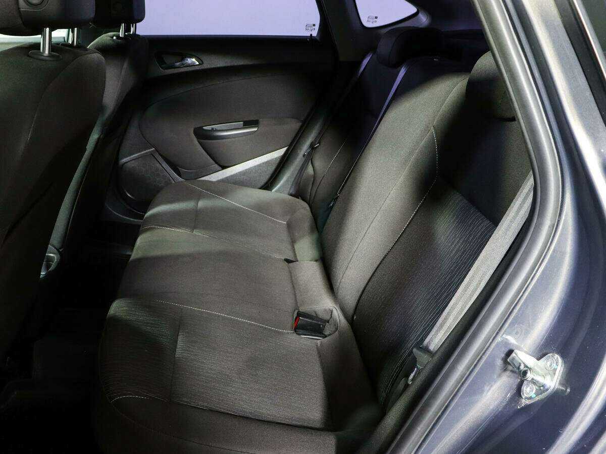 Opel Astra с пробегом — 2014 год. Фото: #7