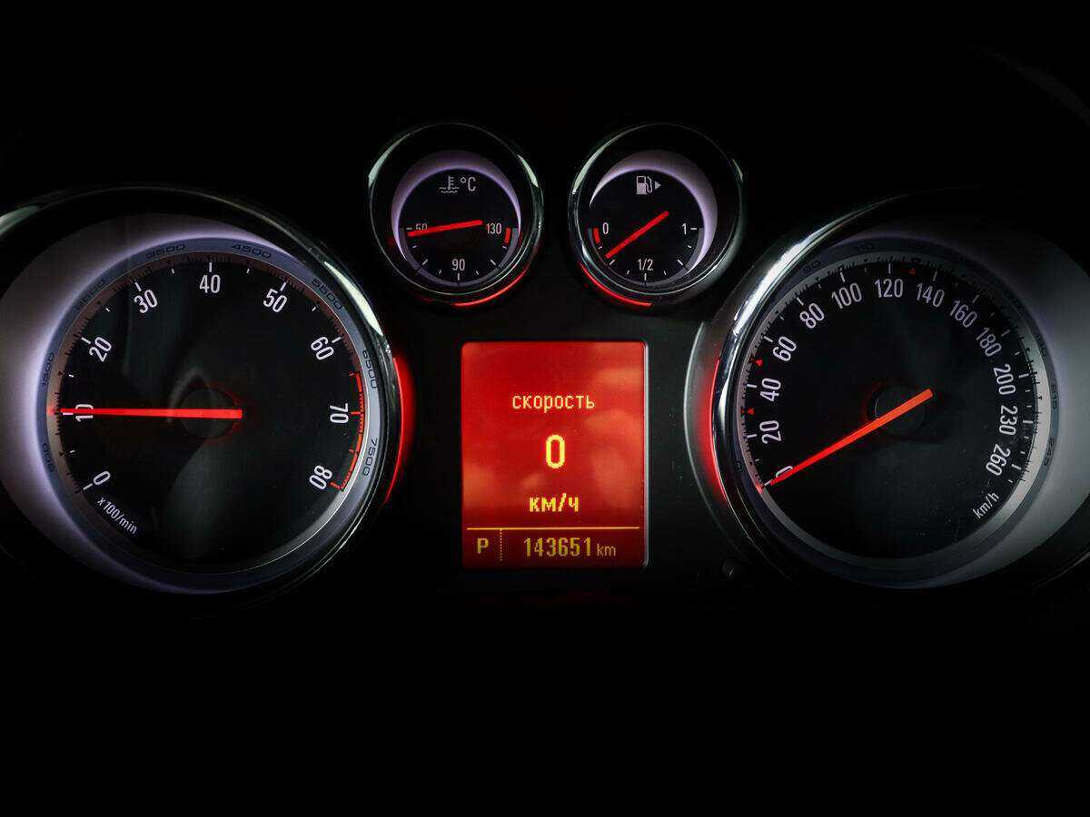 Opel Astra с пробегом — 2014 год. Фото: #8