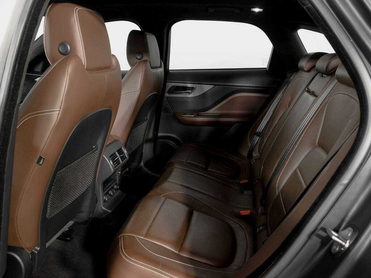 Jaguar F-Pace с пробегом — 2016 год. Фото: #9