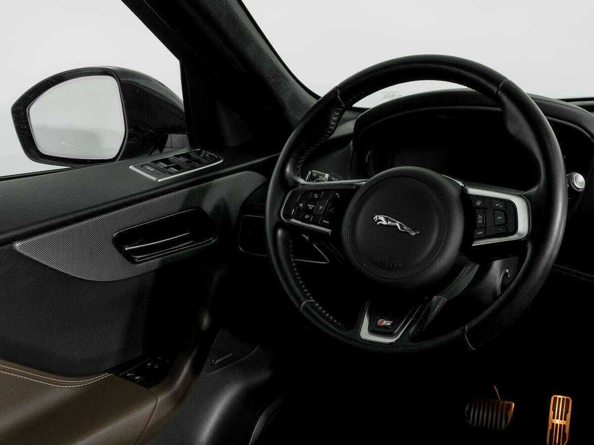 Jaguar F-Pace с пробегом — 2016 год. Фото: #14