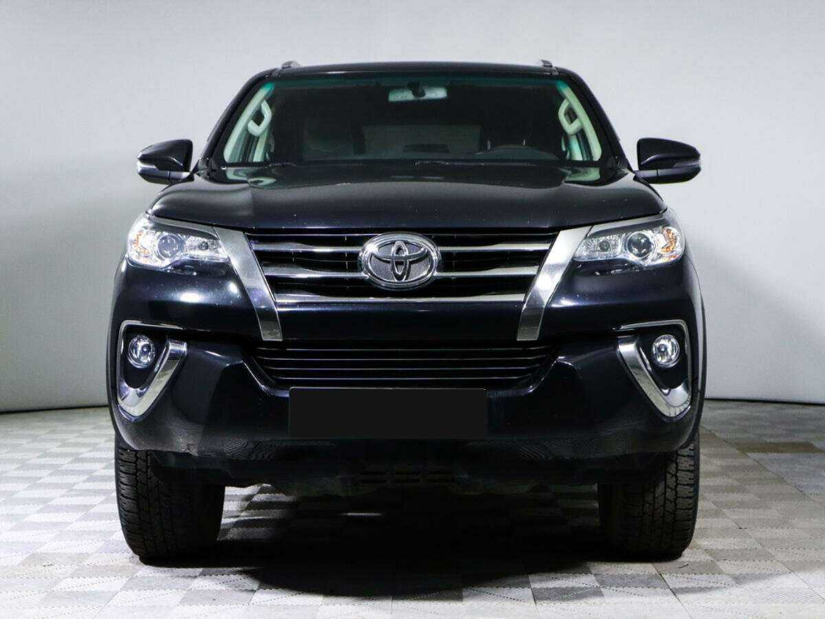 Toyota Fortuner с пробегом — 2018 год. Фото: #1