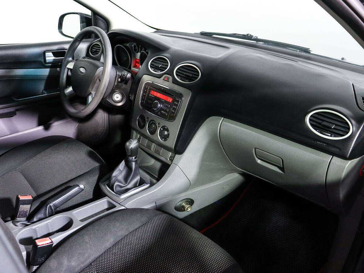 Ford Focus с пробегом — 2010 год. Фото: #6