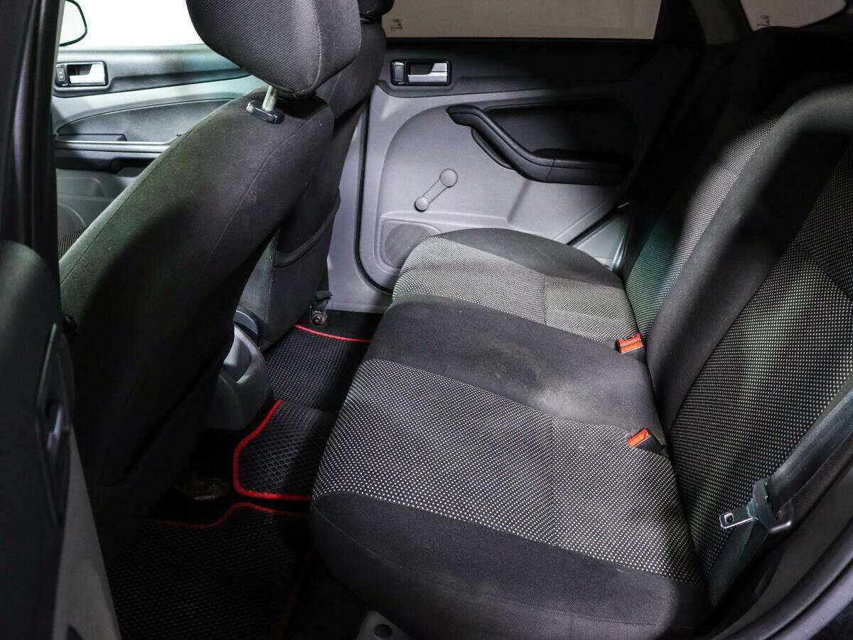 Ford Focus с пробегом — 2010 год. Фото: #7