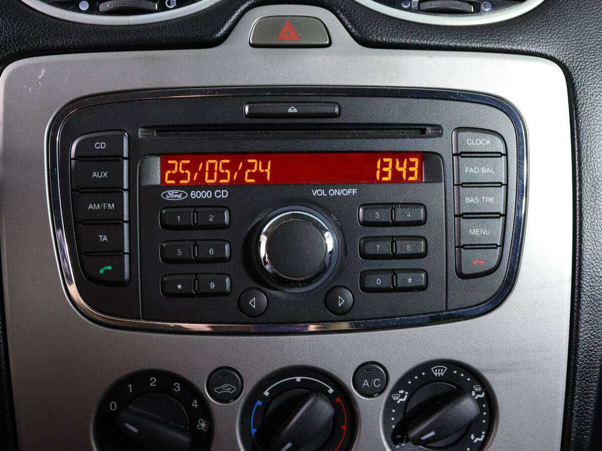 Ford Focus с пробегом — 2010 год. Фото: #15