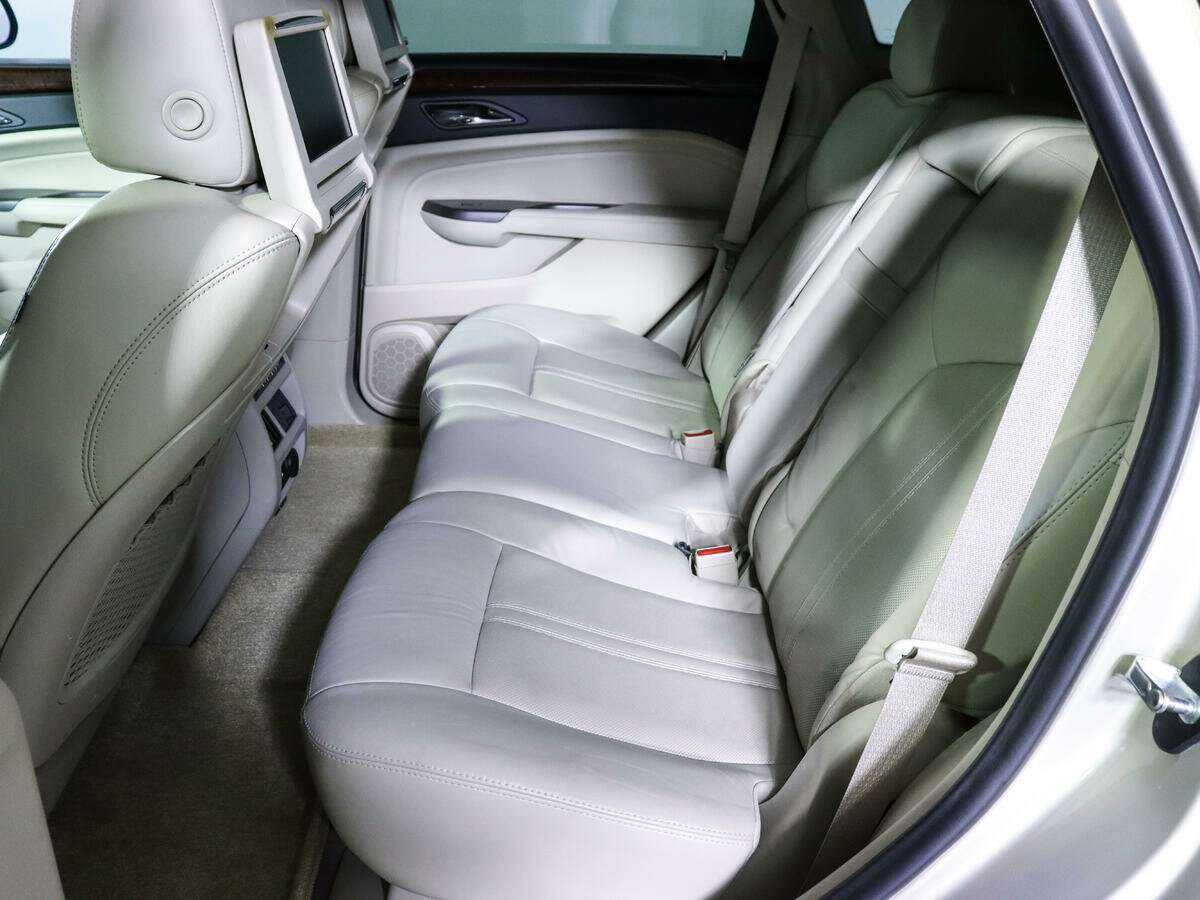 Cadillac SRX с пробегом — 2011 год. Фото: #9