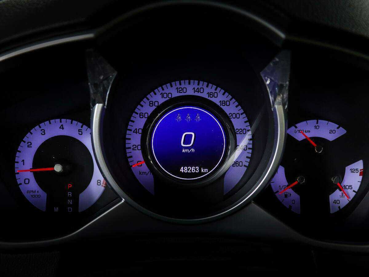 Cadillac SRX с пробегом — 2011 год. Фото: #10