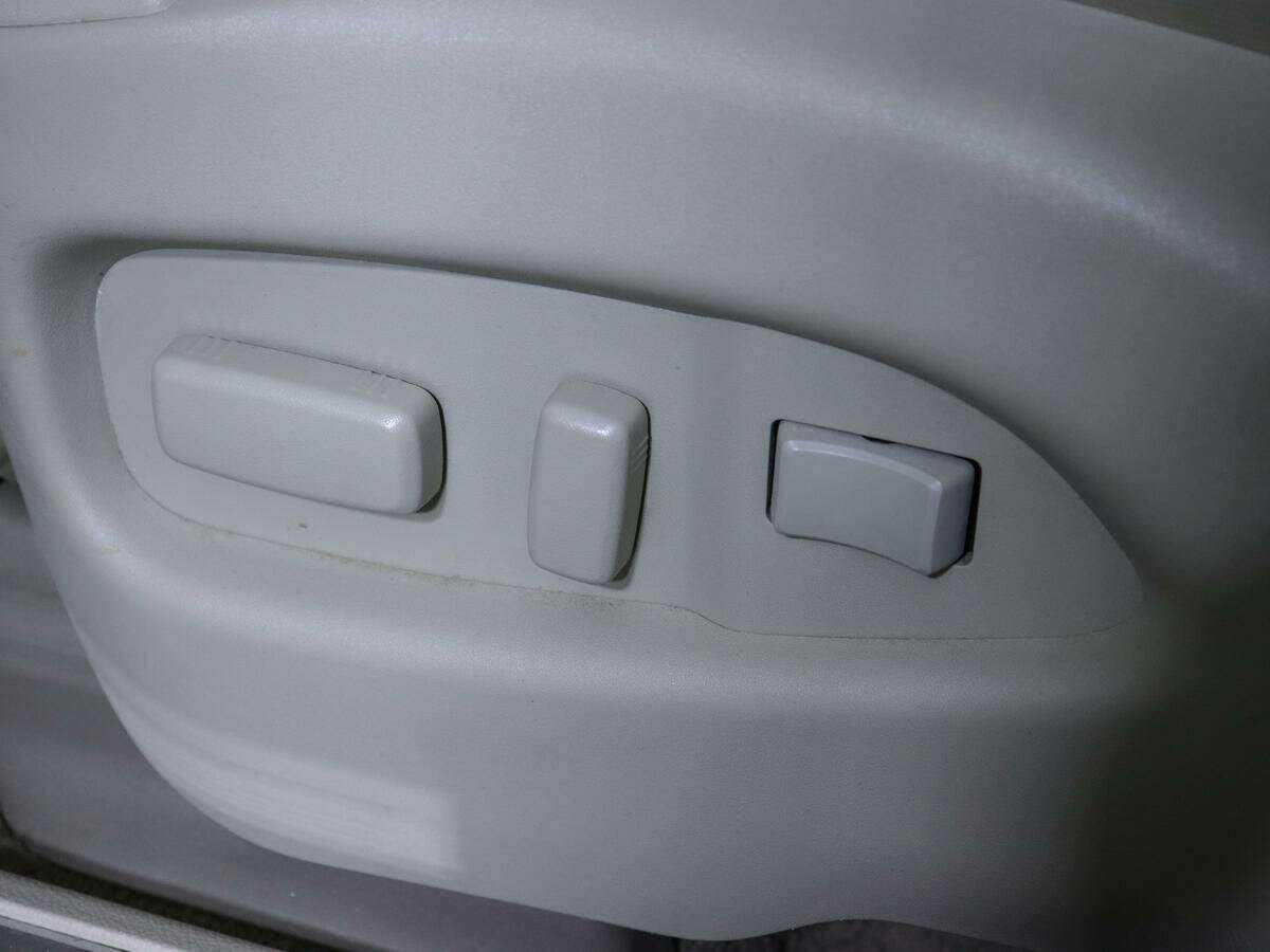 Cadillac SRX с пробегом — 2011 год. Фото: #21