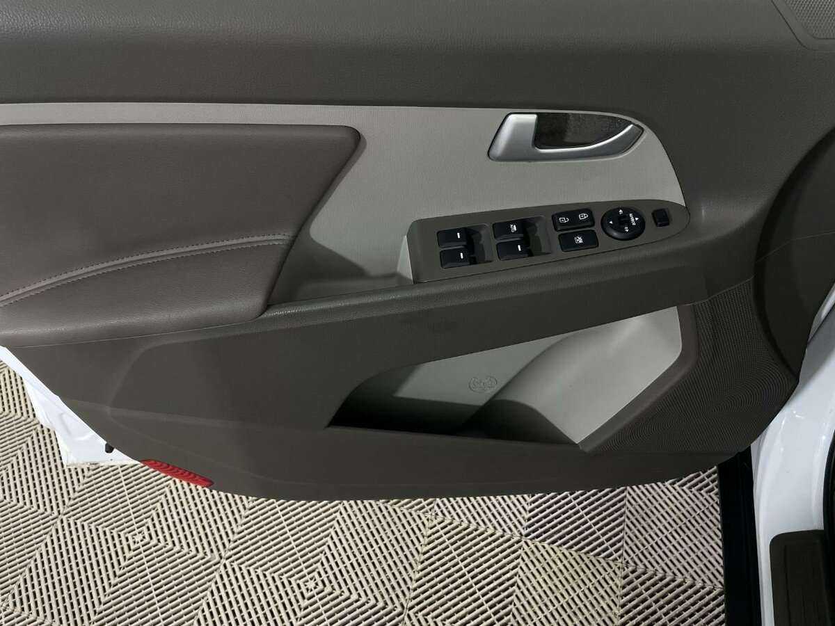 Kia Sportage с пробегом — 2011 год. Фото: #7